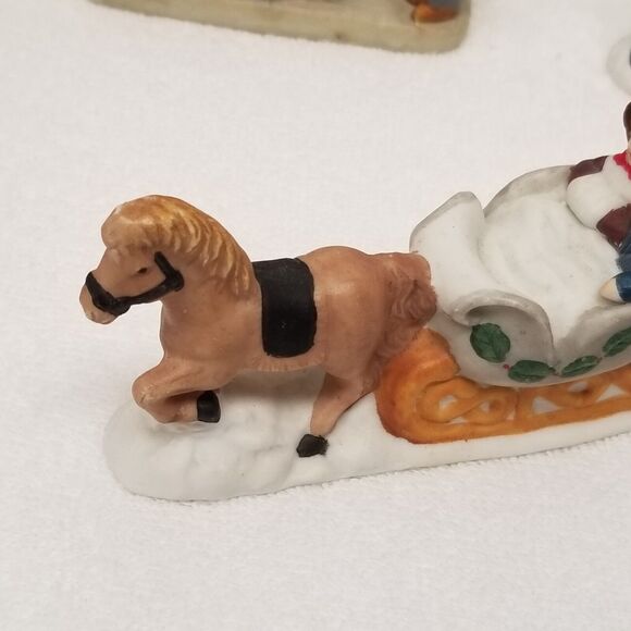 Christmas figurines the Lenox piece with the lamp has been repaired - Picture 7 of 12